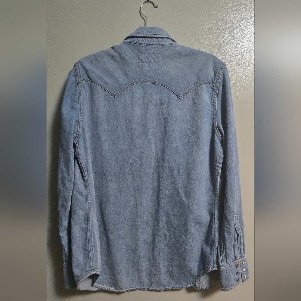 Imogene and Willie Leah Pearl Snap Denim Shirt- Medium - Picture 4 of 9